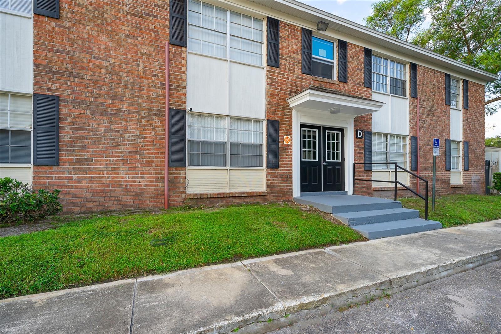 Photo of 5325 CURRY FORD ROAD #D206 ORLANDO FL 32812