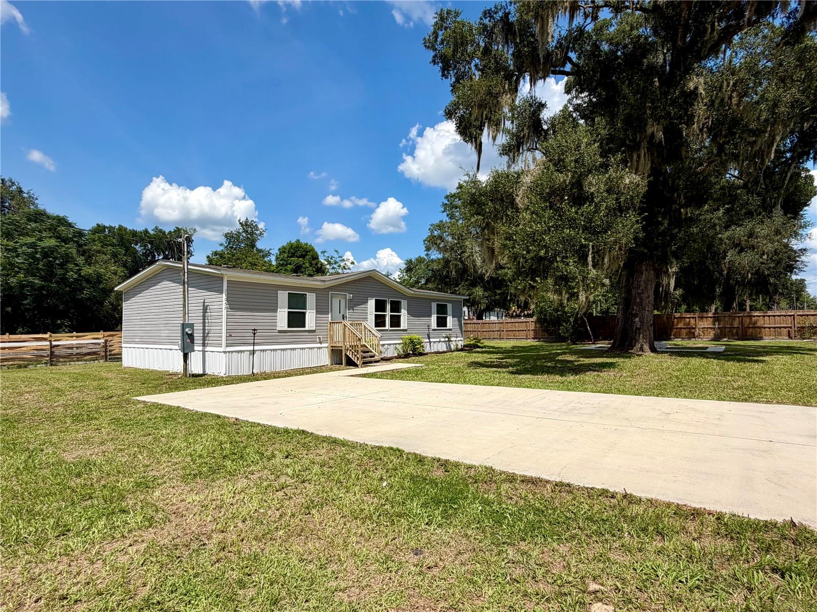 Photo of 11057 SE 132ND PLACE OCKLAWAHA FL 32179