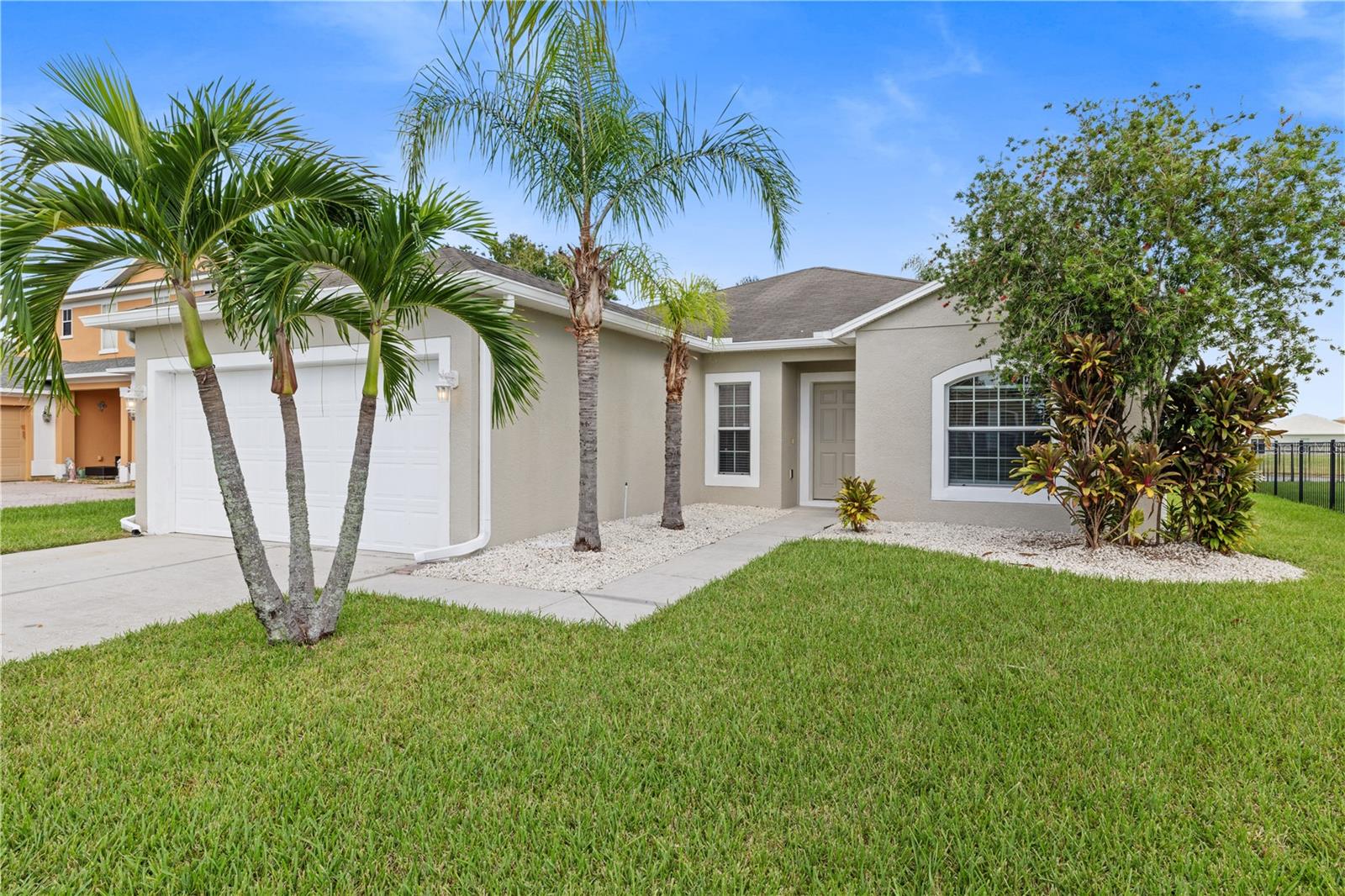 Photo of 4611 CABALERRO TRAIL KISSIMMEE FL 34758