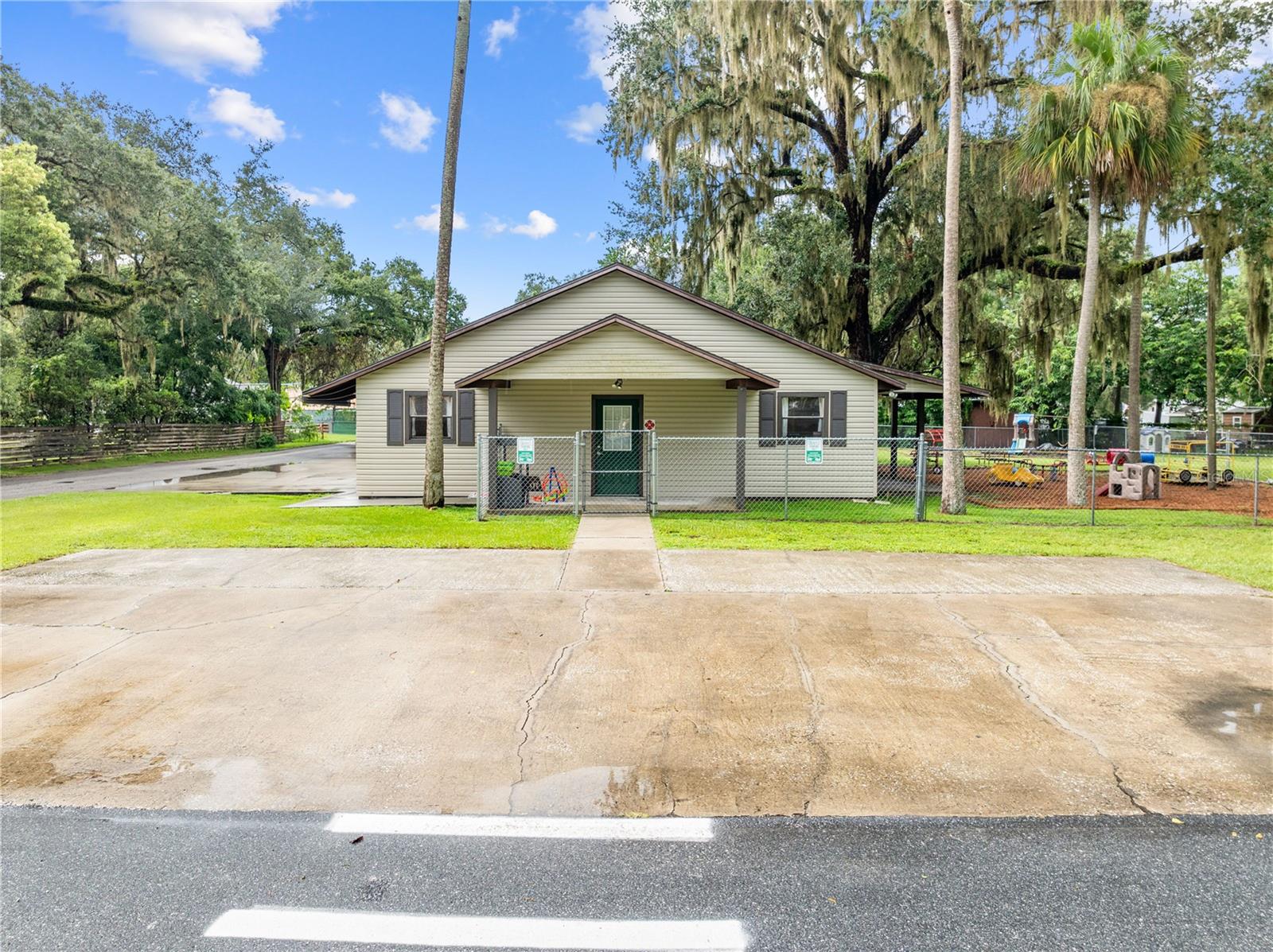 Photo of 102 S HIGHLAND STREET BUSHNELL FL 33513
