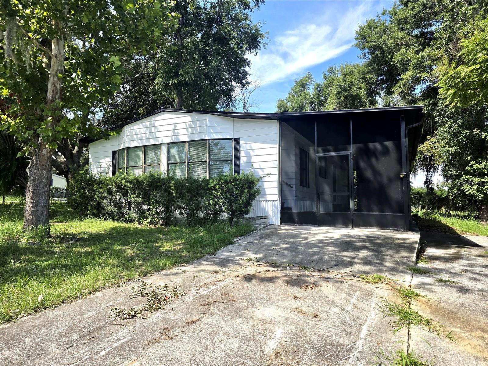Photo of 16909 BAY AVENUE MONTVERDE FL 34756
