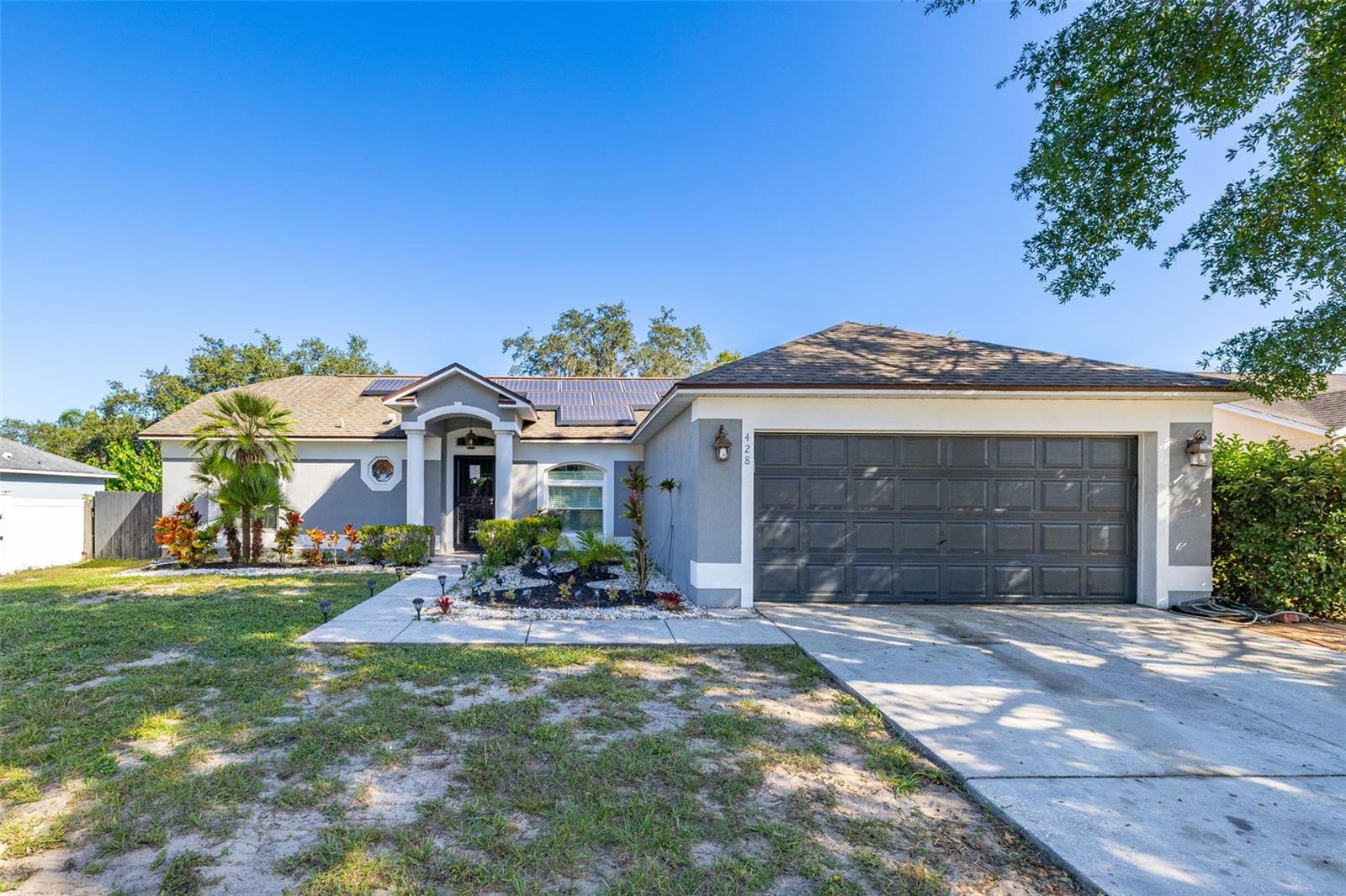 Photo of 428 BENT OAK LOOP DAVENPORT FL 33837
