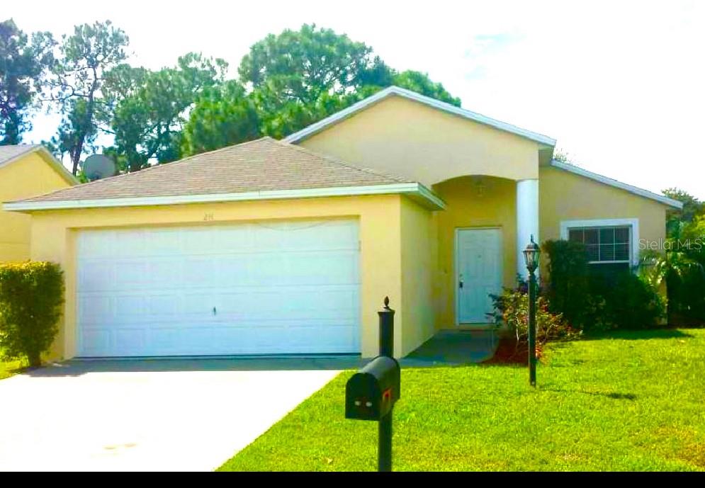 Photo of 214 EAGLE POINT LOOP AUBURNDALE FL 33823