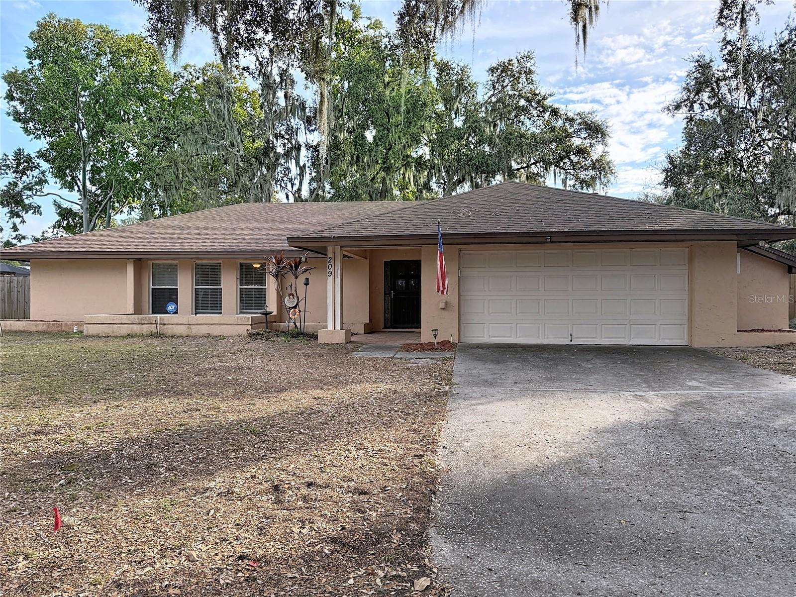 Photo of 209 FIRST STREET TAVARES FL 32778
