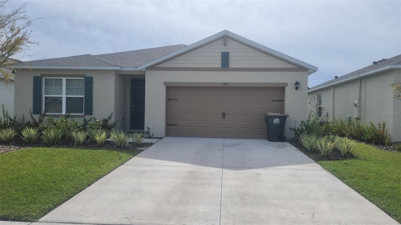 Photo of 955 BEAR HAMMOCK DRIVE UMATILLA FL 32784