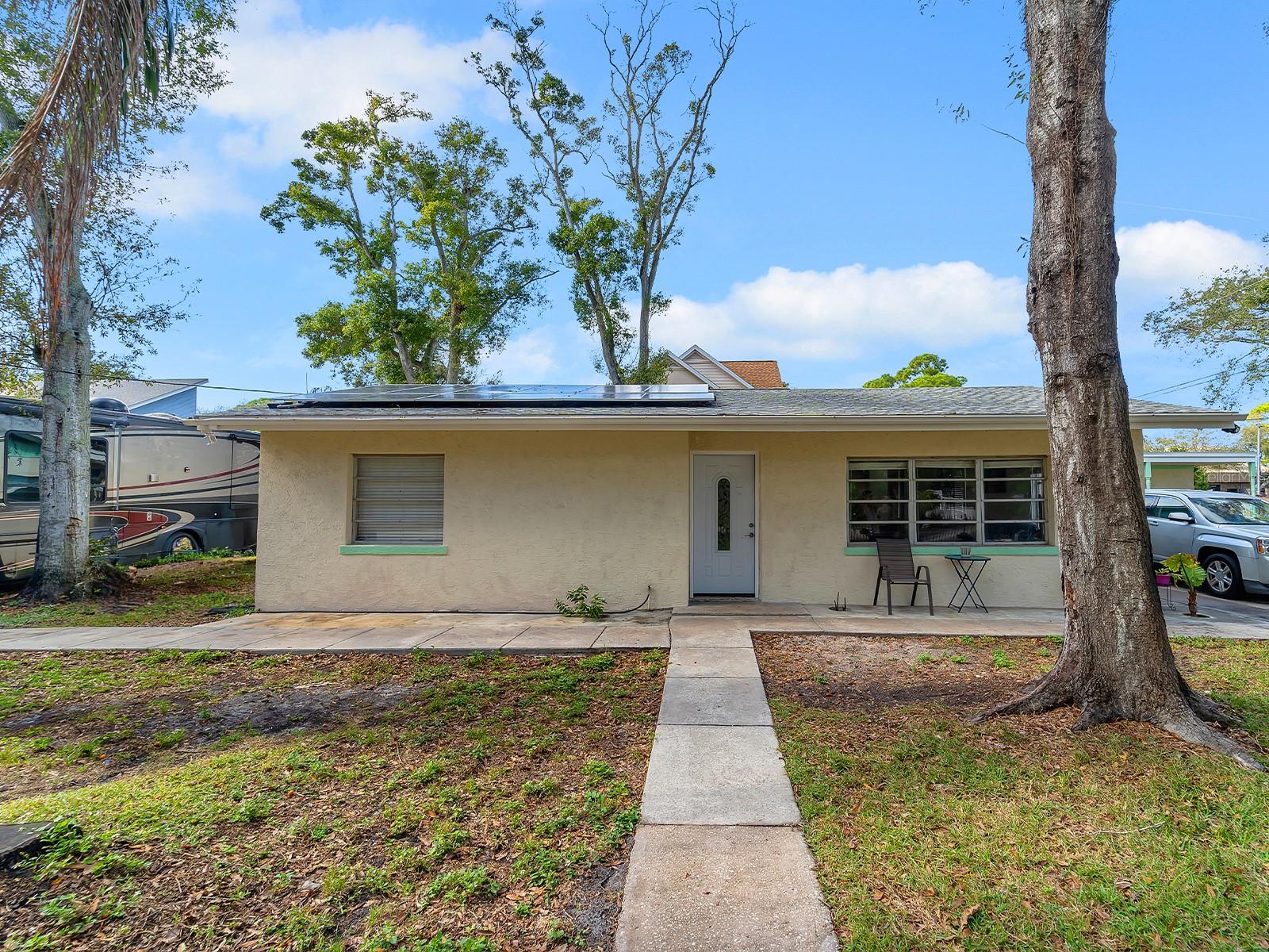 Photo of 7684 OAKHURST ROAD SEMINOLE FL 33776