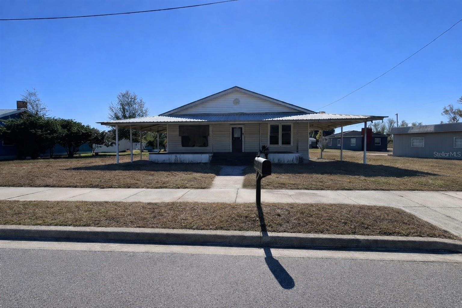 Photo of 611 W BROADWAY STREET FORT MEADE FL 33841