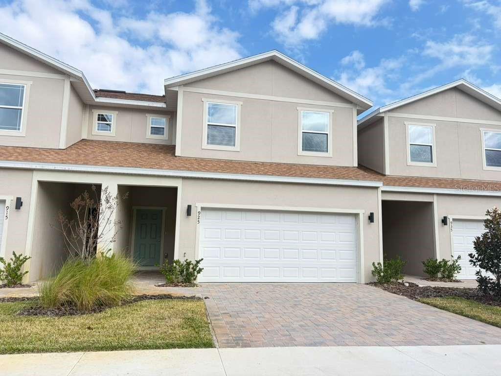 Photo of 925 LAKEFRONT VILLAGE DRIVE CLERMONT FL 34711