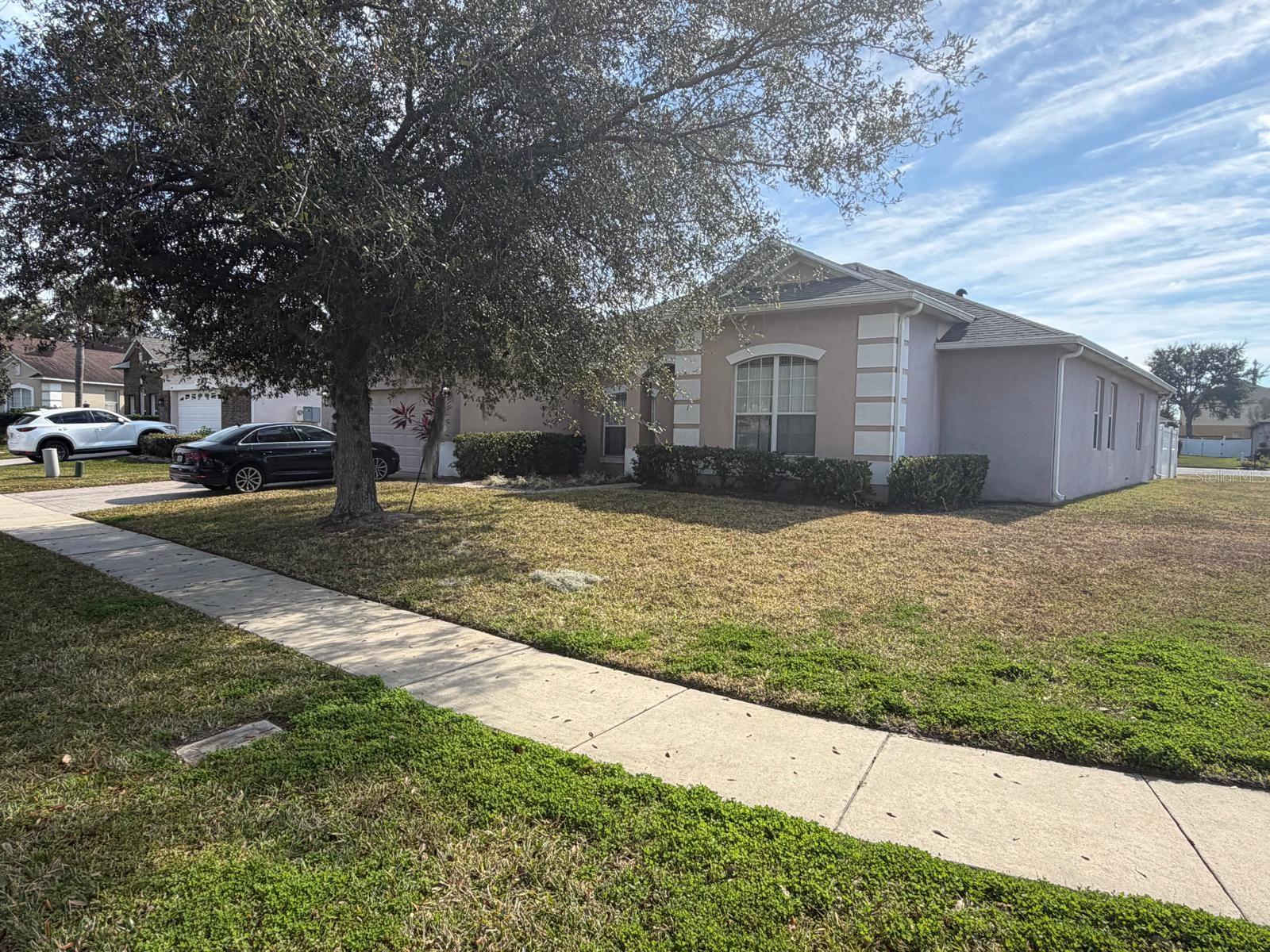 Photo of 430 MERLOT DRIVE OCOEE FL 34761