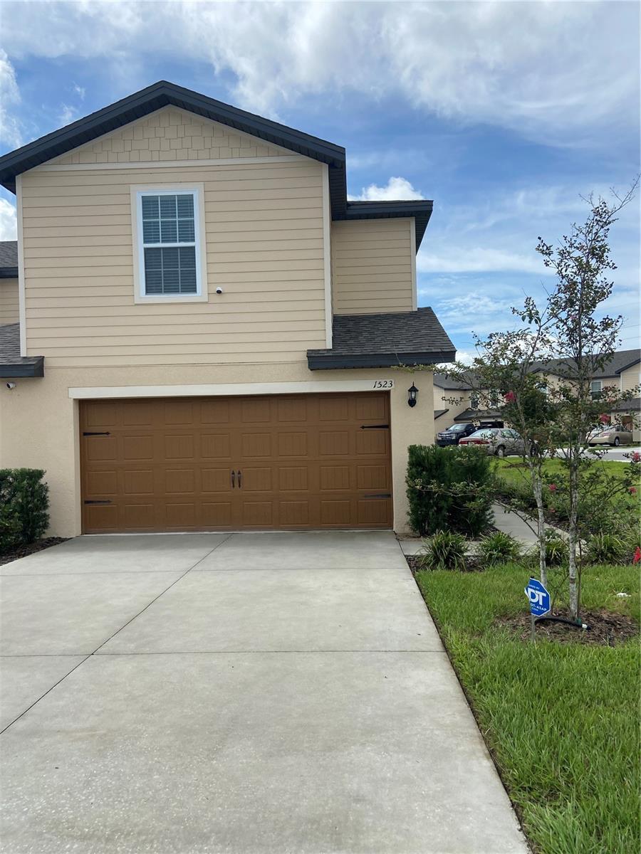 Photo of 1523 WYNFORD CIRCLE TAVARES FL 32778