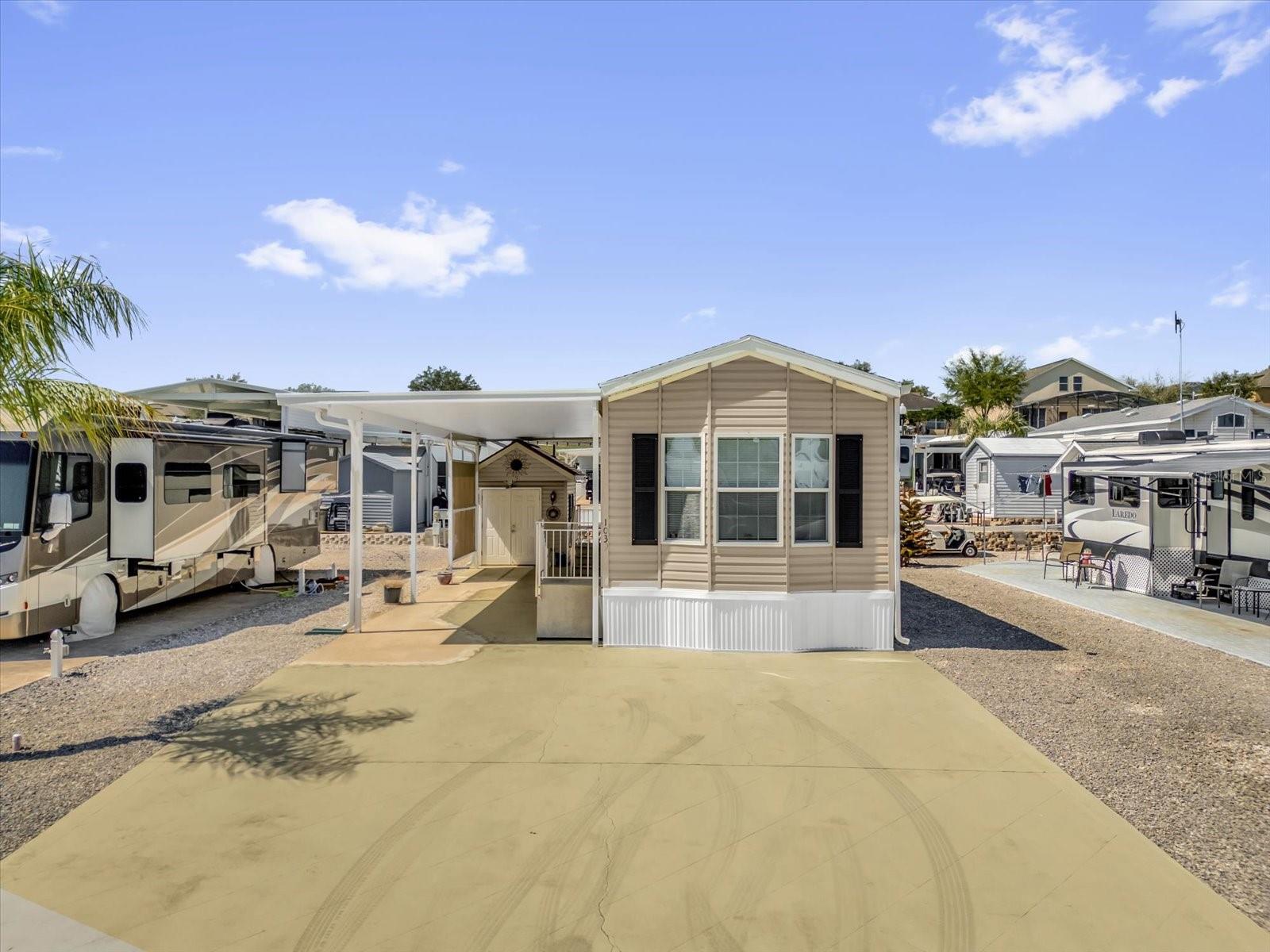 Photo of 1039 CENTER CREST BOULEVARD DAVENPORT FL 33837