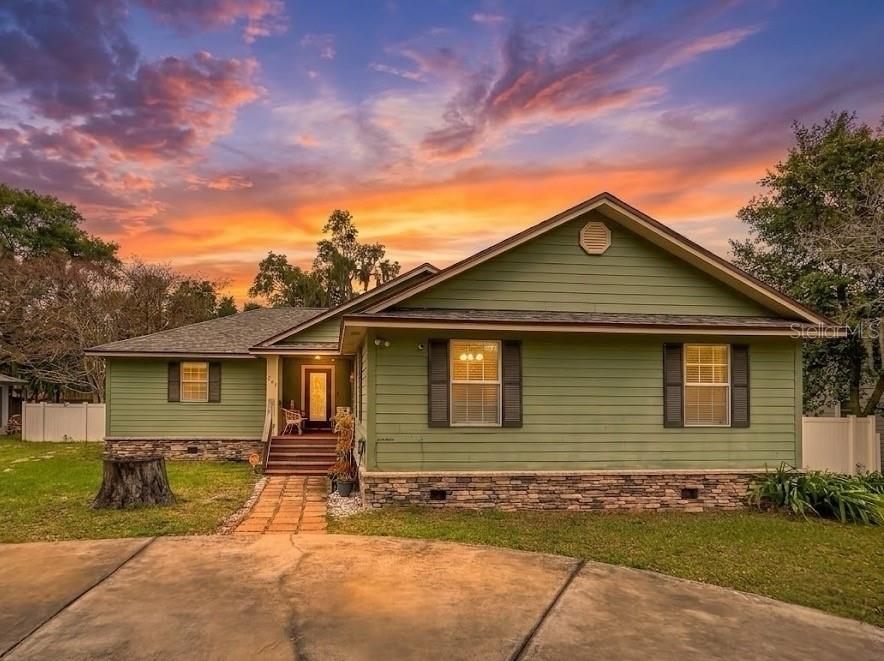 Photo of 525 AVENUE A WINTER HAVEN FL 33881