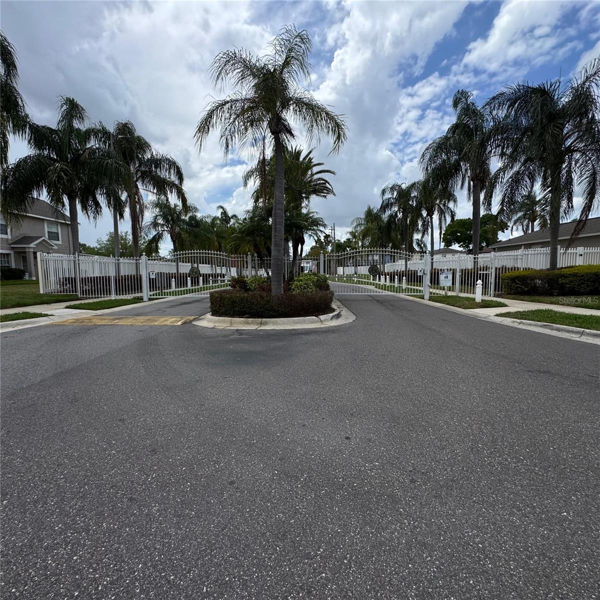 Photo of 306 KENSINGTON LAKE CIRCLE BRANDON FL 33511