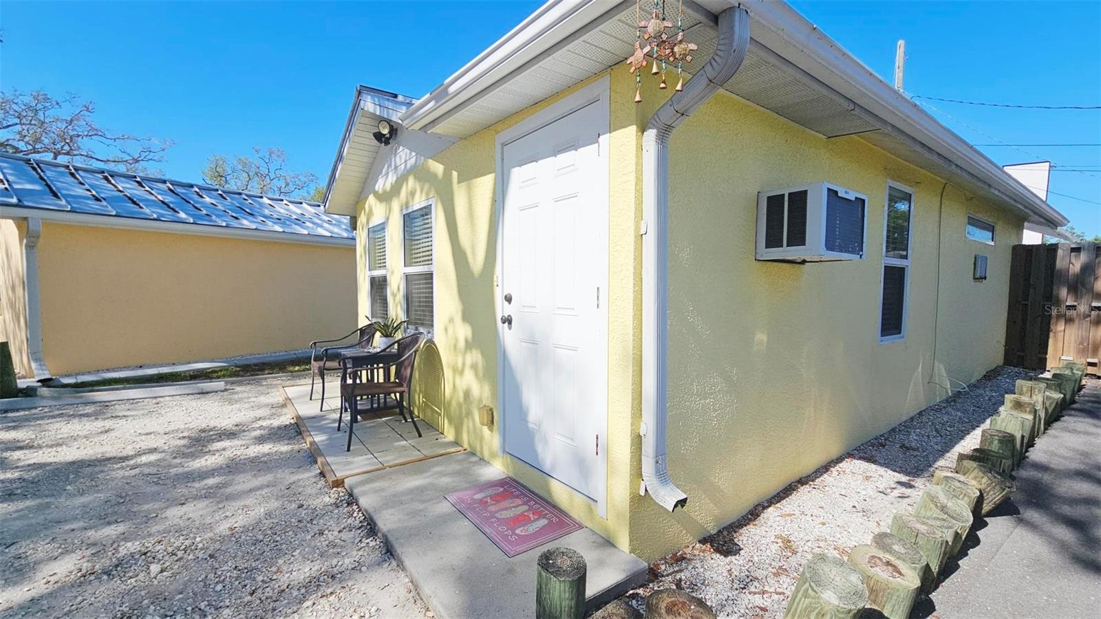 Photo of 870 S MCCALL ROAD #4 ENGLEWOOD FL 34223