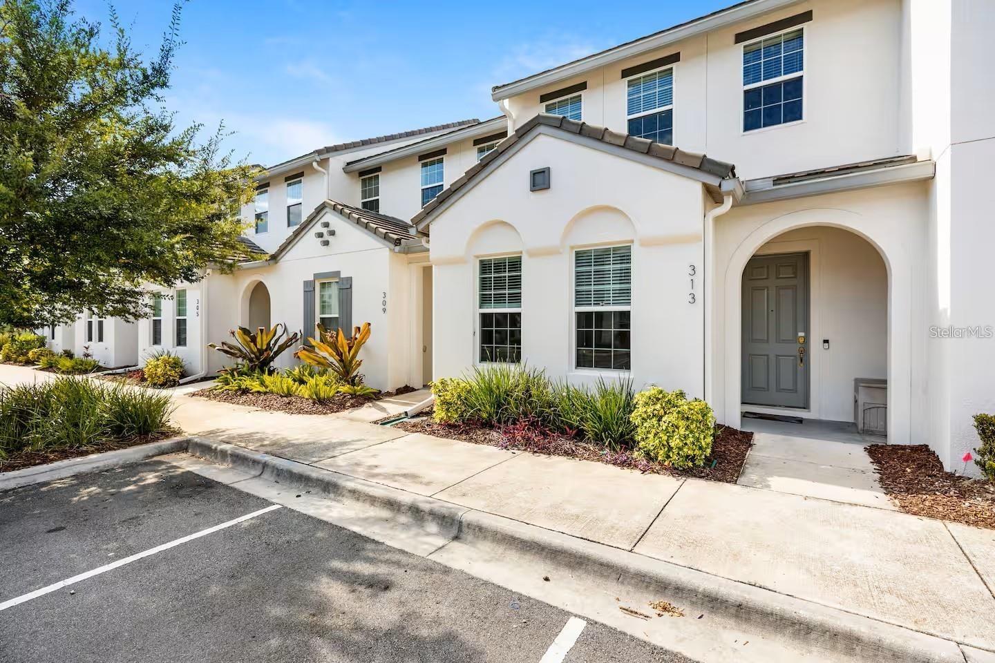 Photo of 313 CAPTIVA DRIVE DAVENPORT FL 33896