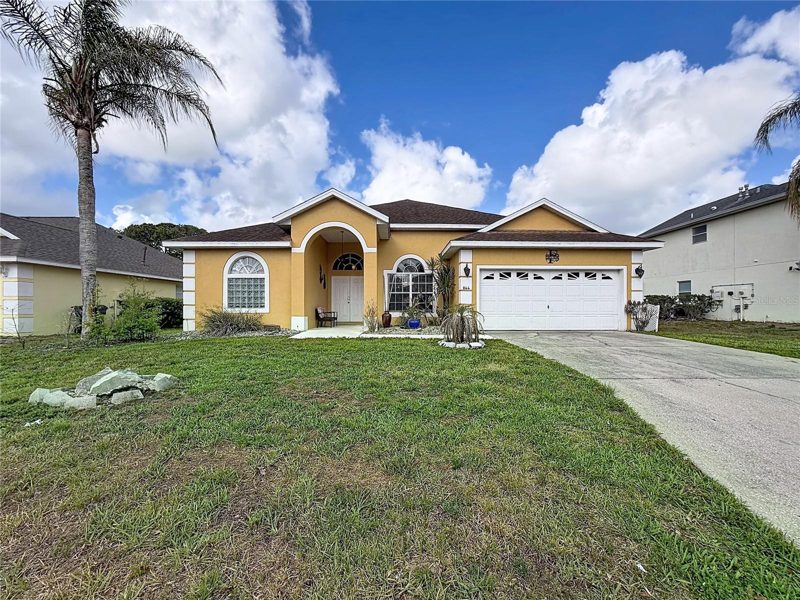 Photo of 844 MONTANA AVENUE DAVENPORT FL 33897
