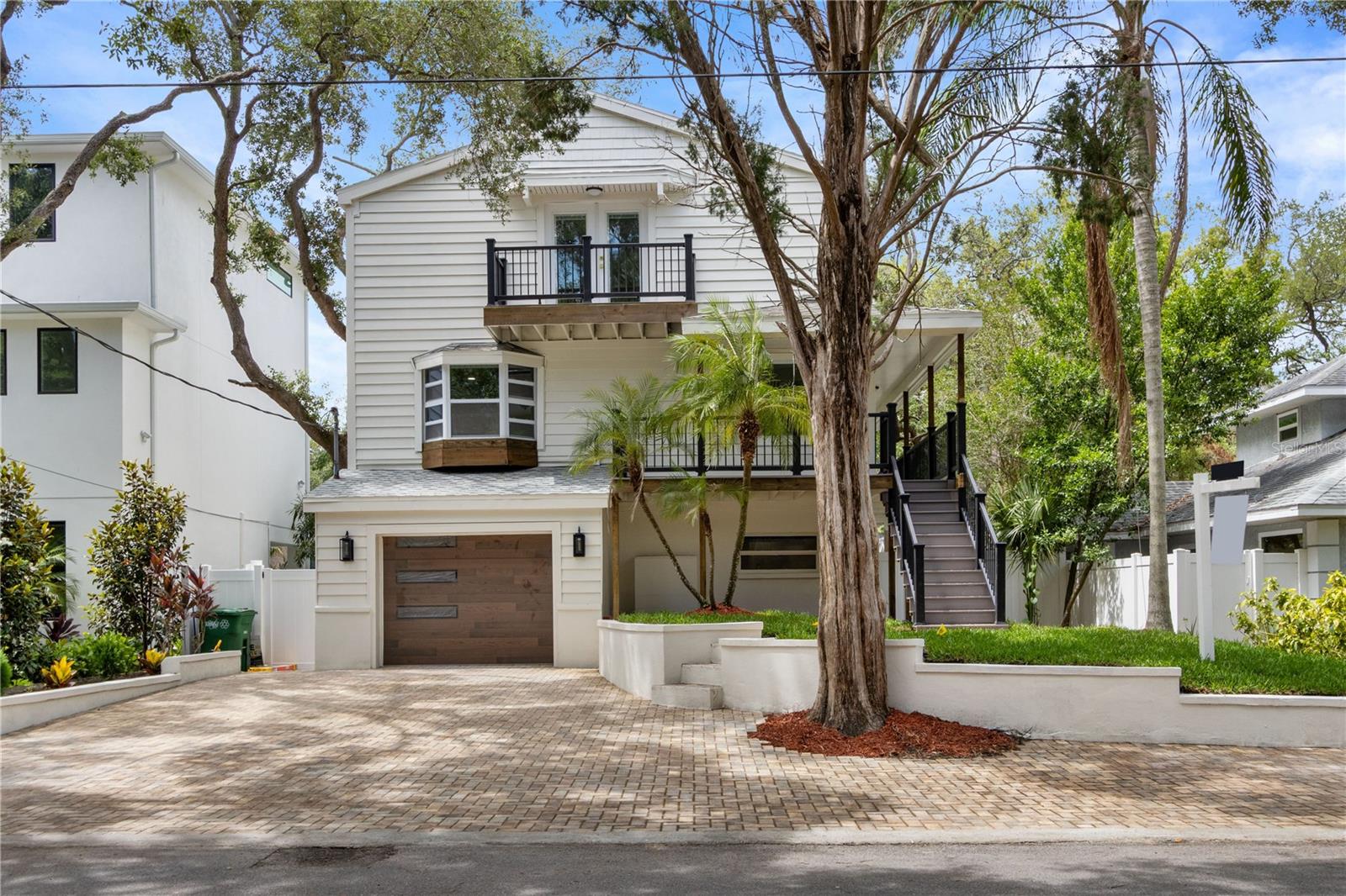 Photo of 3232 W OAKELLAR AVENUE TAMPA FL 33611
