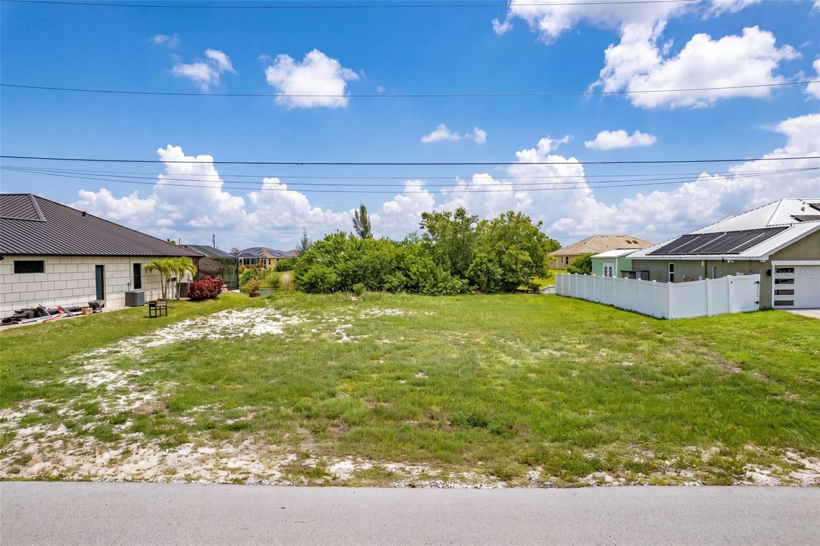 Photo of 623 NE 7TH TERRACE CAPE CORAL FL 33909