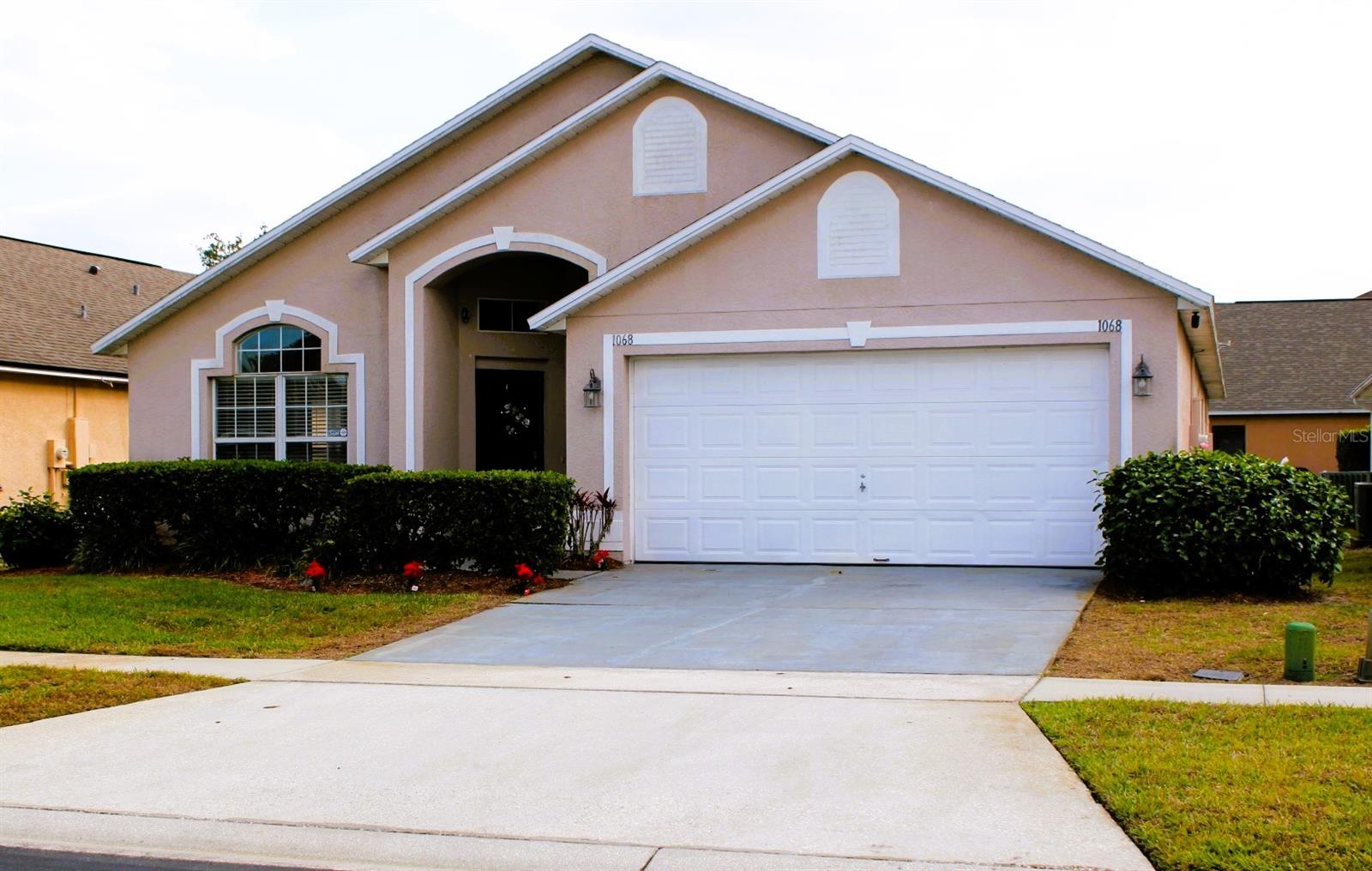 Photo of 1068 LAKE BERKLEY DRIVE KISSIMMEE FL 34746