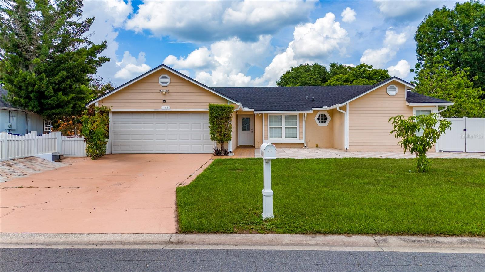 Photo of 112 ROSEWOOD COURT KISSIMMEE FL 34743