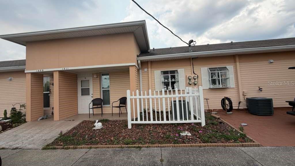 Photo of 1011 CLUB CIRCLE LAKE WALES FL 33854