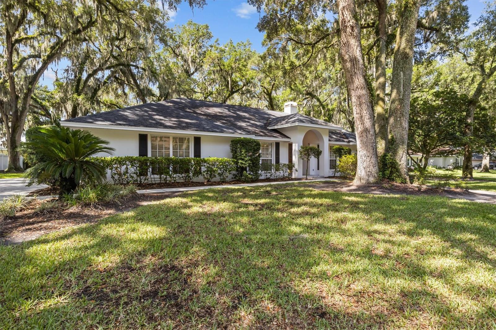 Photo of 1142 LONGWOOD OAKS BOULEVARD LAKELAND FL 33811