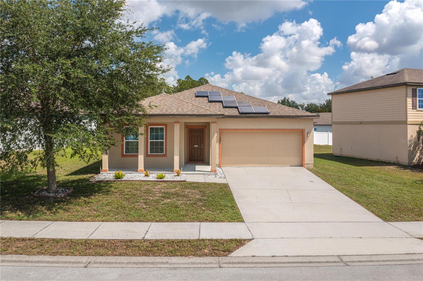 Photo of 1056 NAES LANE LAKE WALES FL 33853
