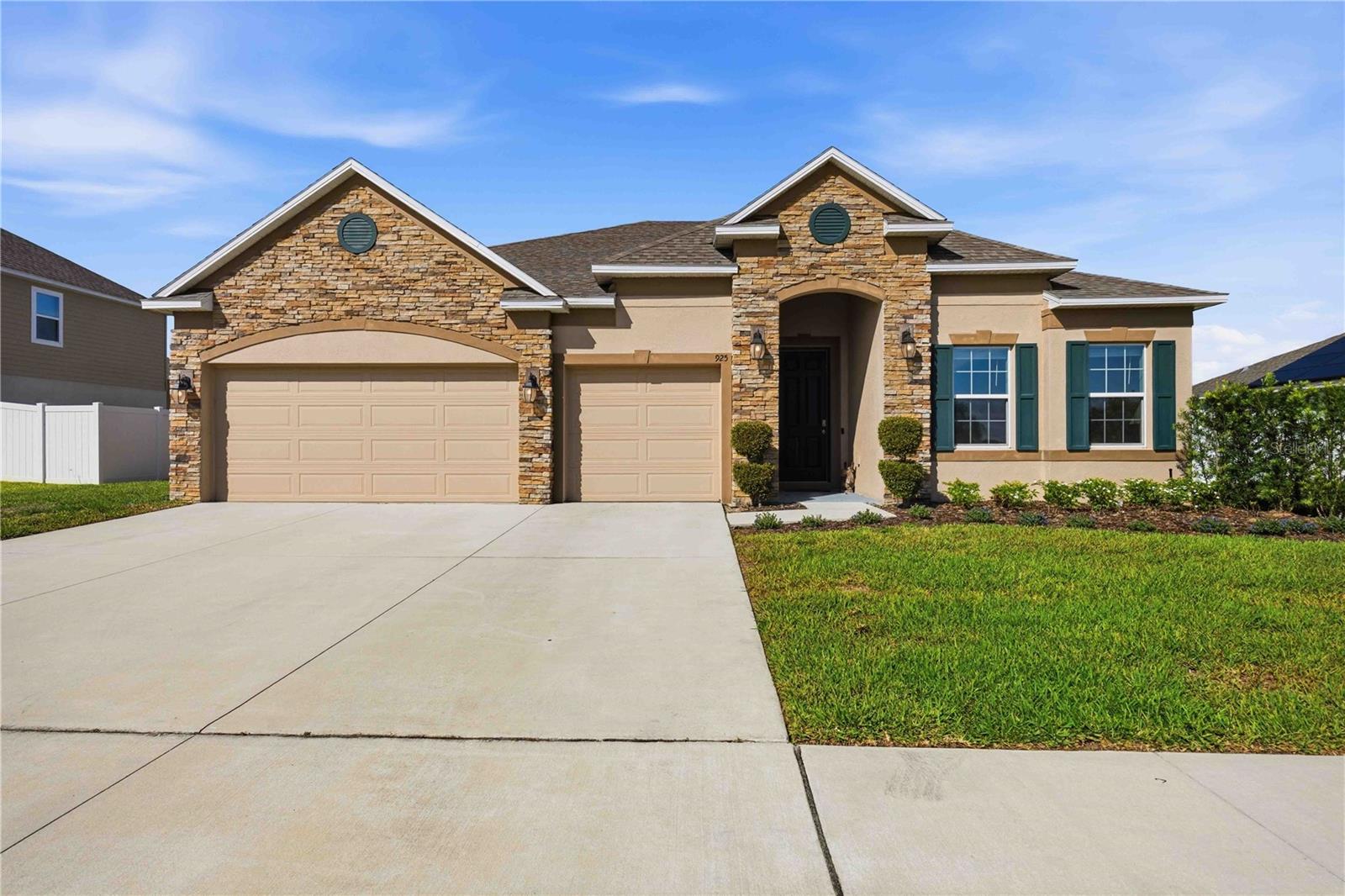 Photo of 925 FIELDSTONE WAY HAINES CITY FL 33844
