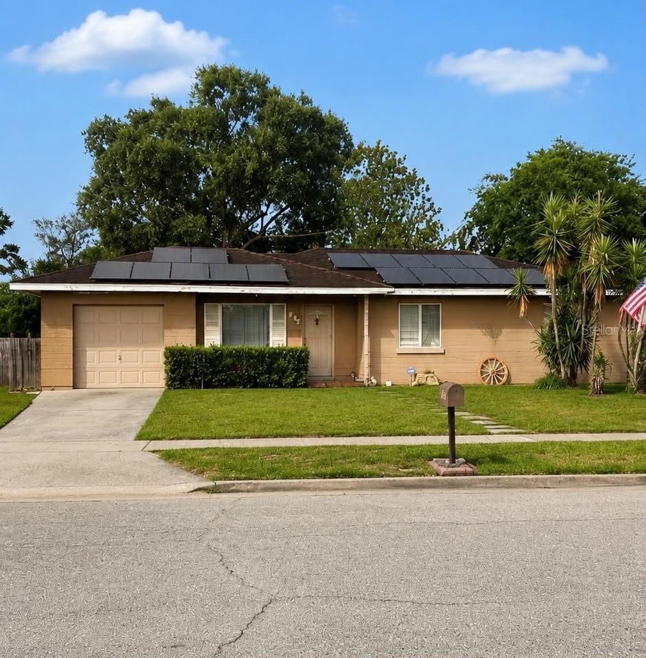 Photo of 915 DUNKIRK PLACE LAKE WALES FL 33853