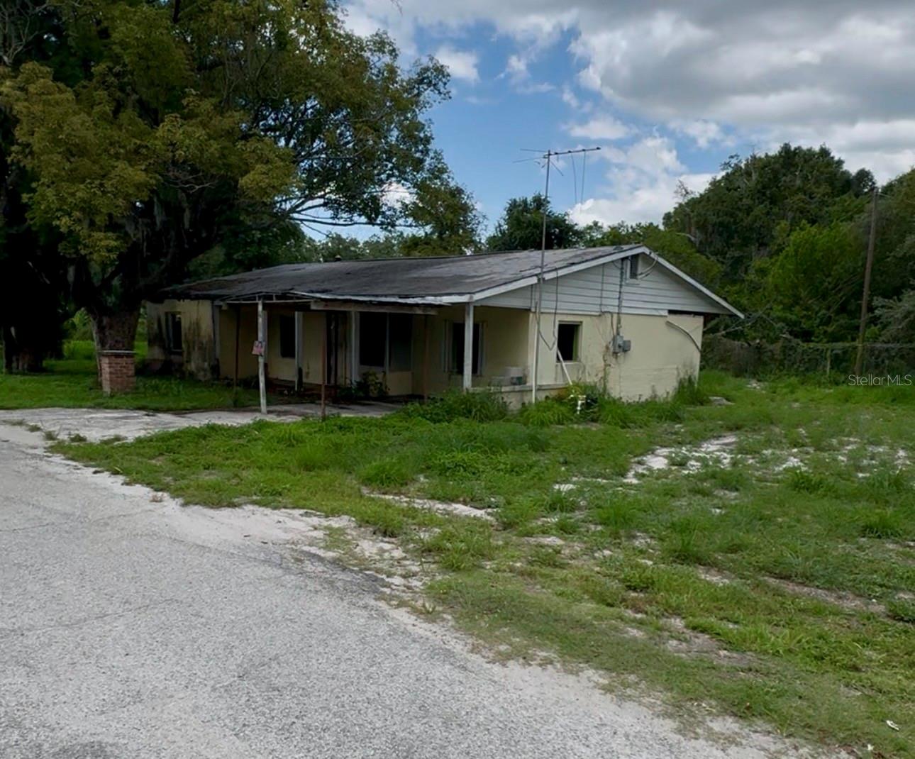 Photo of 131 E BAY BOULEVARD LAKE WALES FL 33859