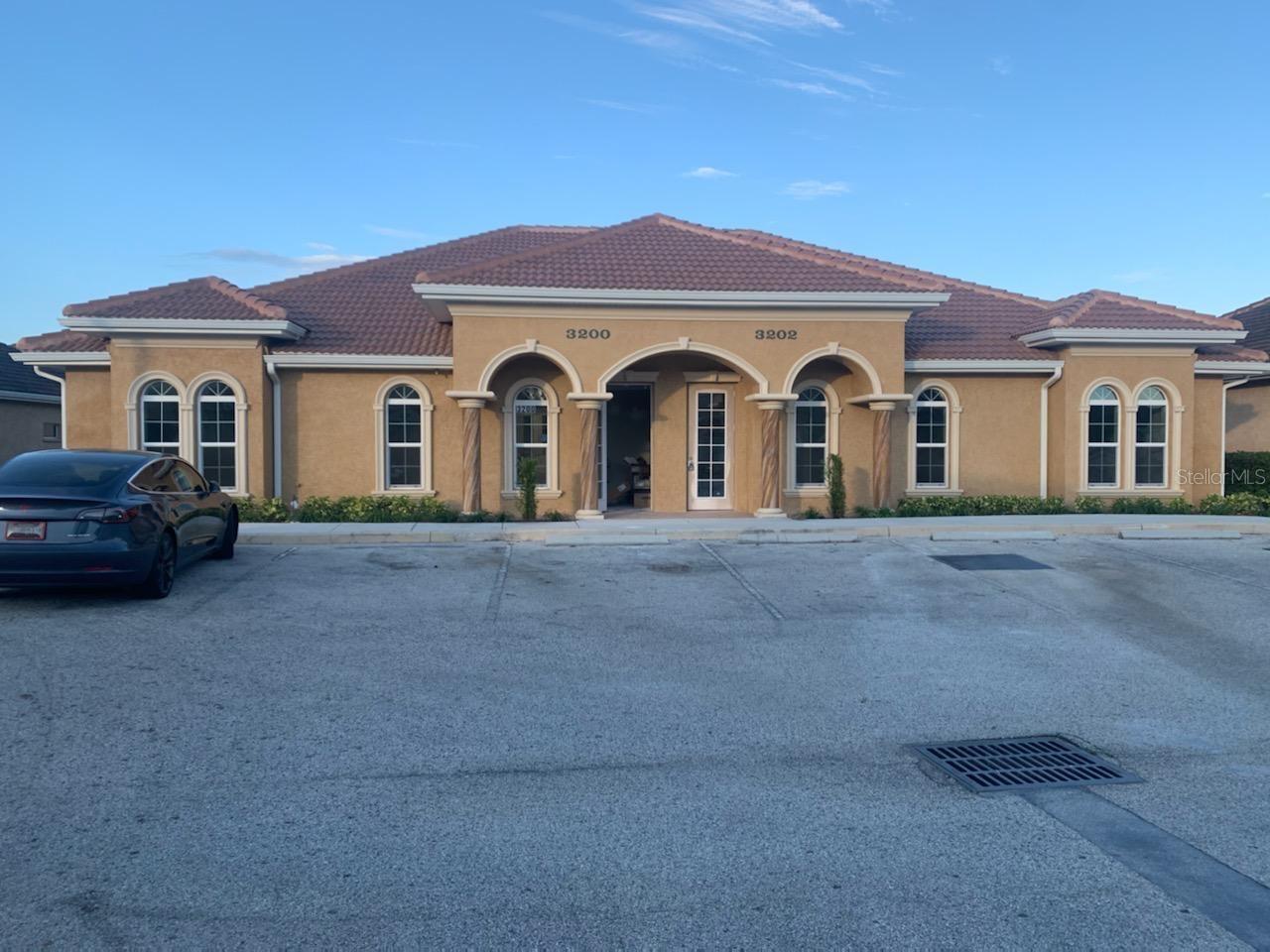 Photo of 3200 HILLSDALE LANE KISSIMMEE FL 34741