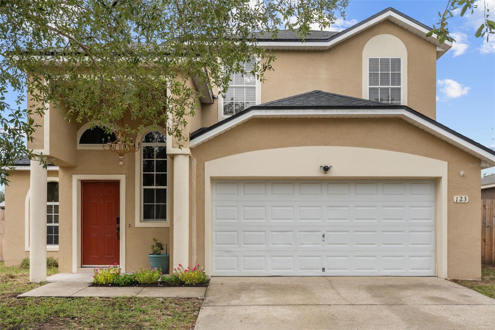 Photo of 123 BLUFF PASS DRIVE EUSTIS FL 32726