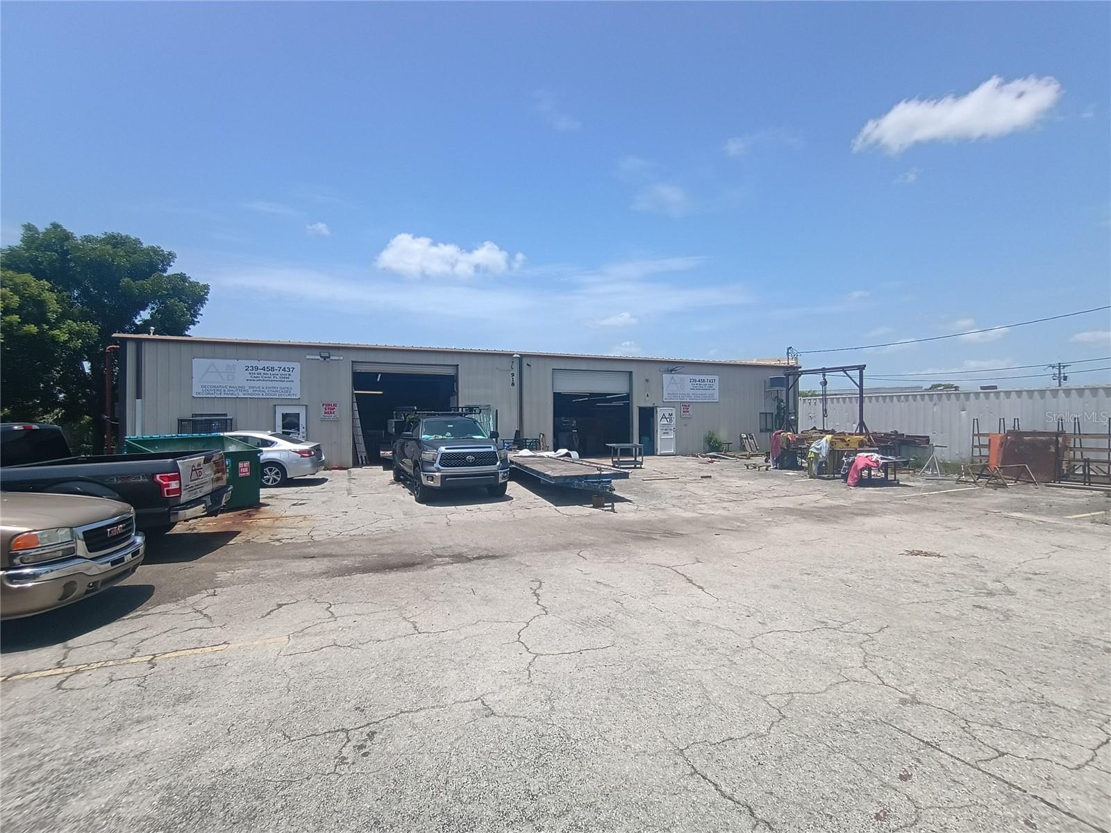 Photo of 918 SE 9TH LANE CAPE CORAL FL 33990