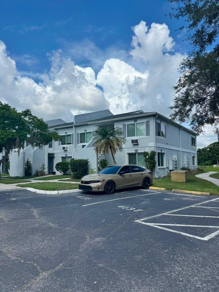 Photo of 4140 DOLPHIN DRIVE #208 TAMPA FL 33617