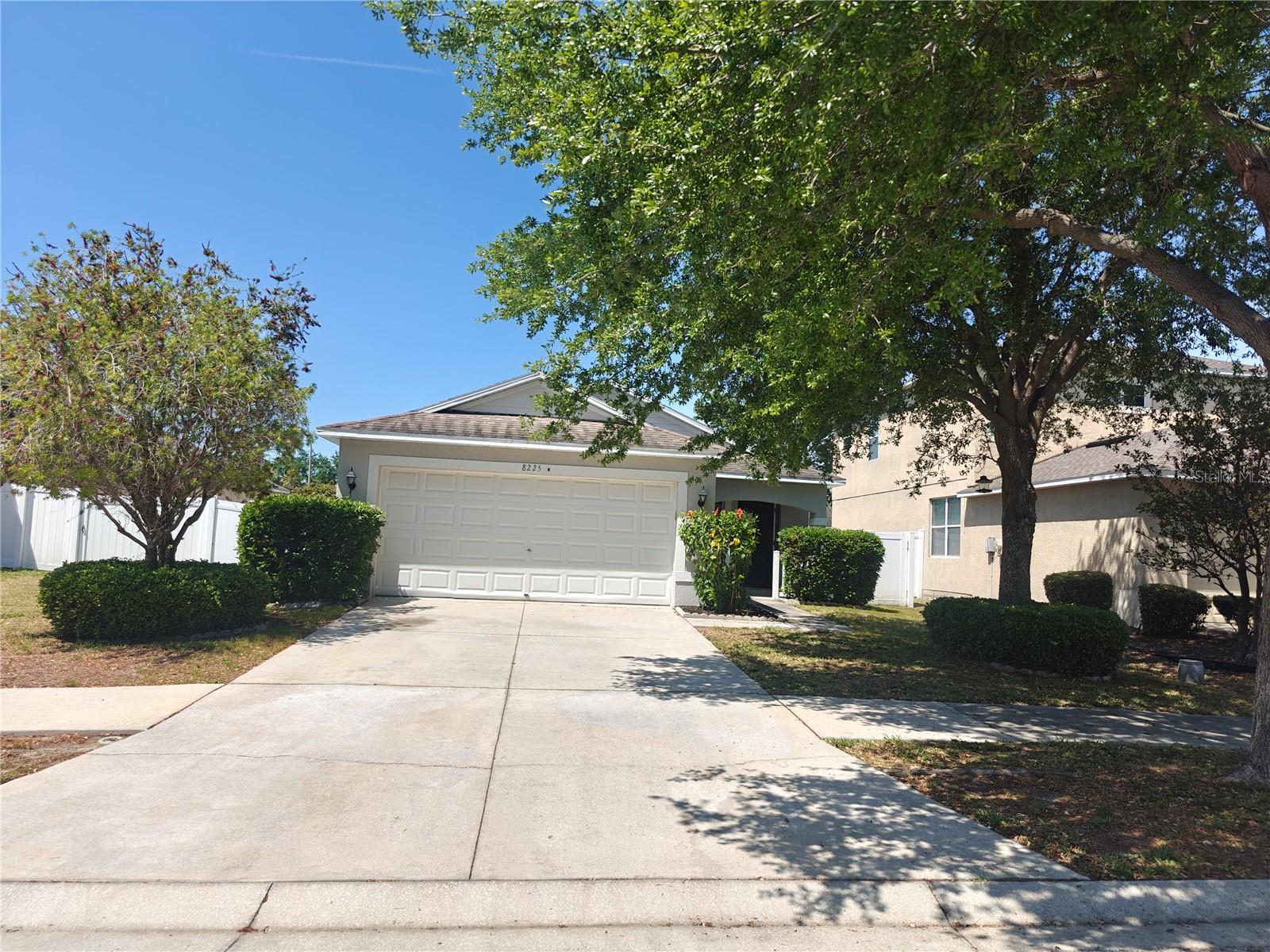 Photo of 8225 SUMMER WOOD LANE RIVERVIEW FL 33578