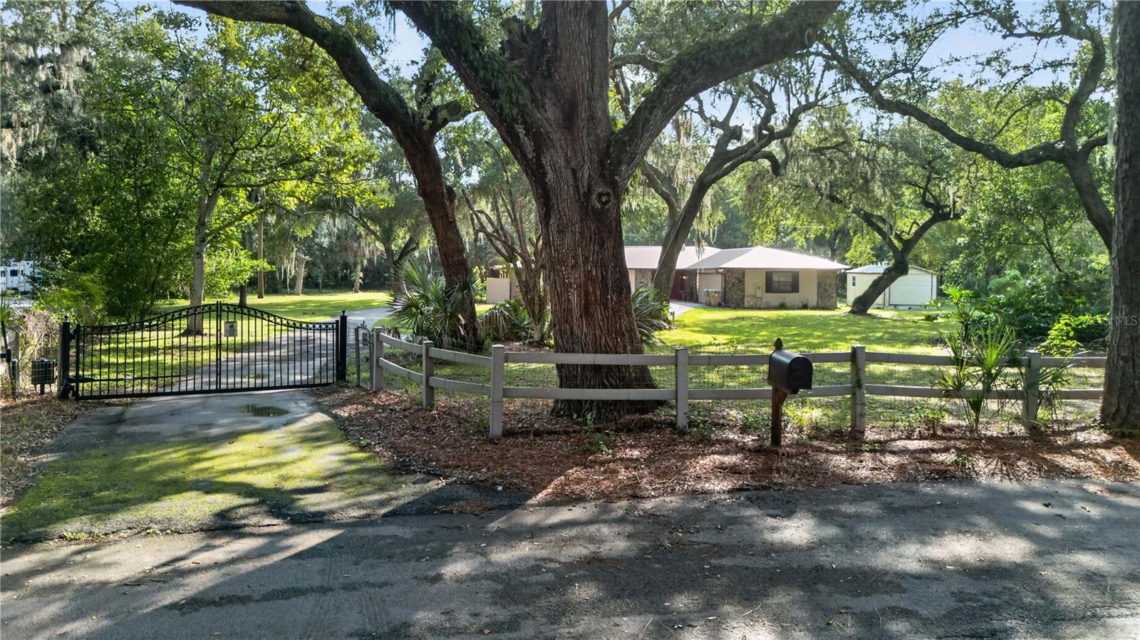 Photo of 3385 WOODBERRY COURT KISSIMMEE FL 34746