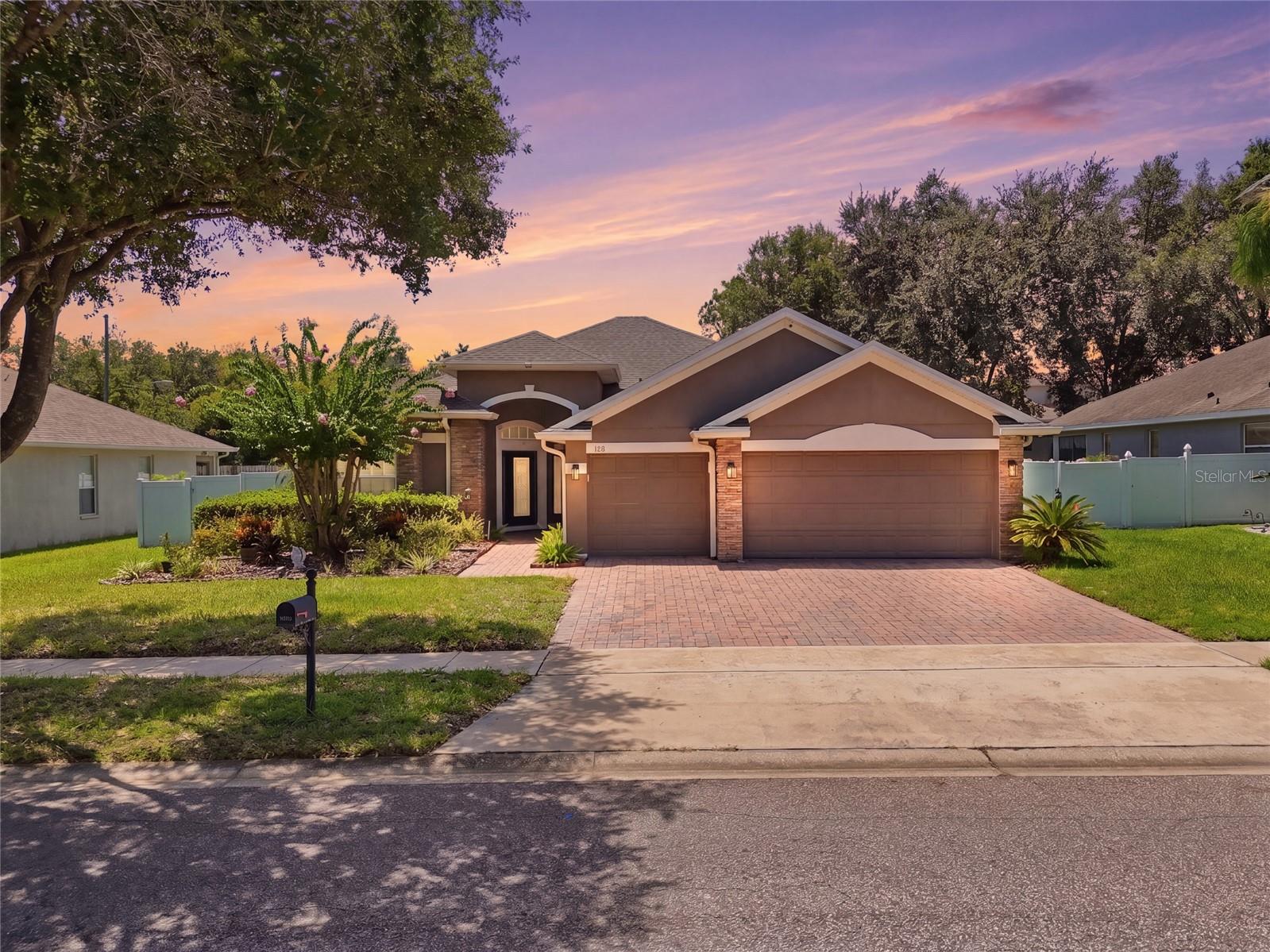 Photo of 106 ALEXANDRIA PLACE DR APOPKA FL 32712