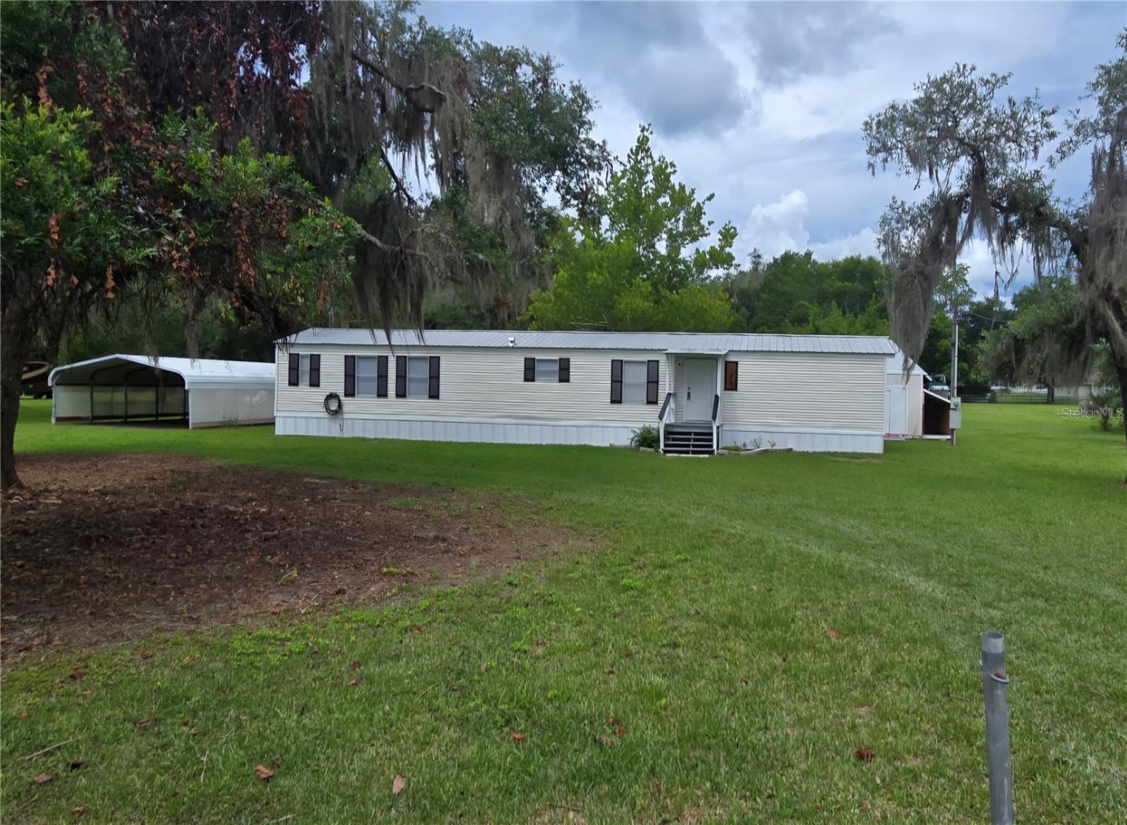 Photo of 105 CANARY LANE SATSUMA FL 32189