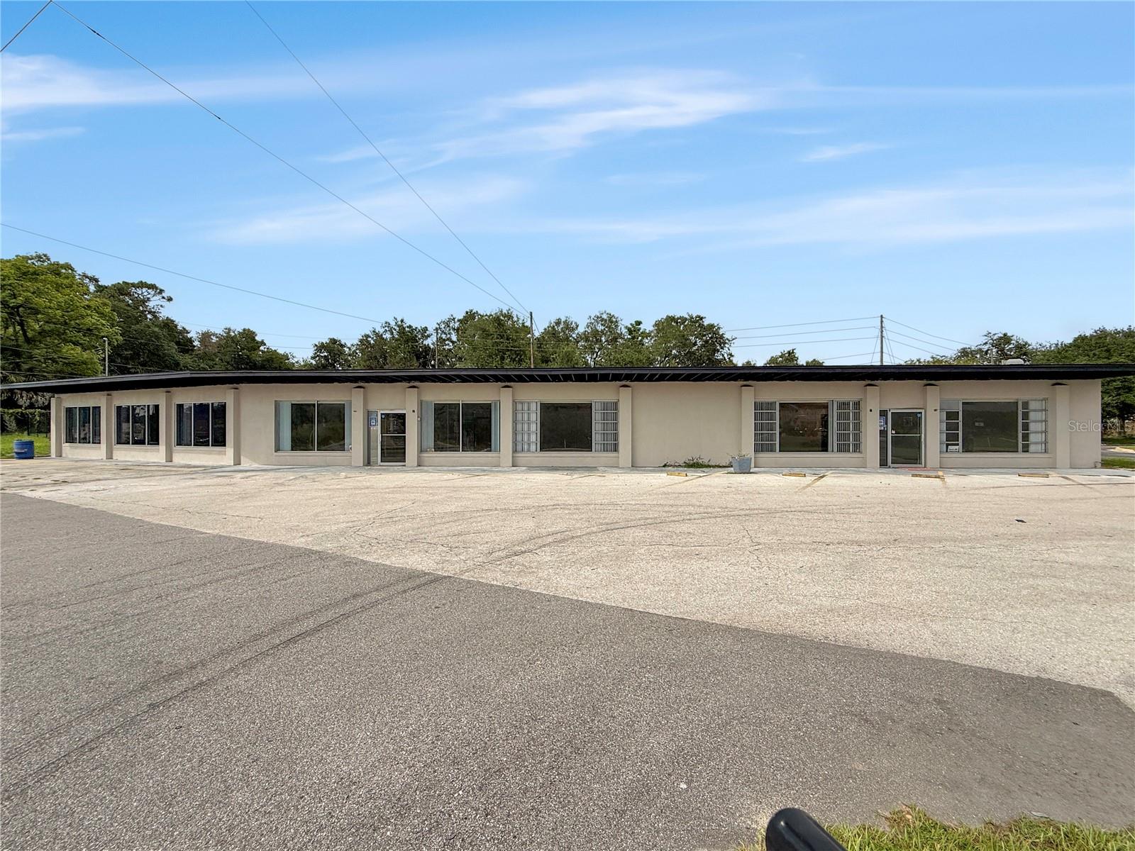 Photo of 835 S US HIGHWAY 27 LADY LAKE FL 32159