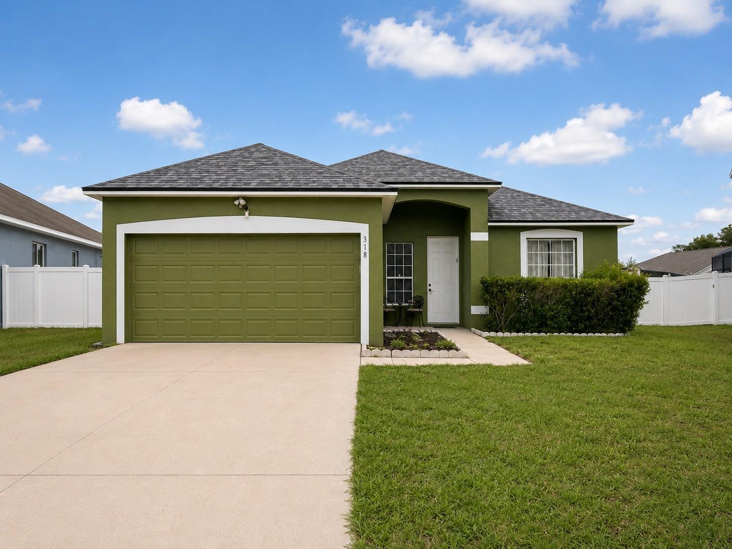 Photo of 318 SIGMUND LOOP DAVENPORT FL 33837