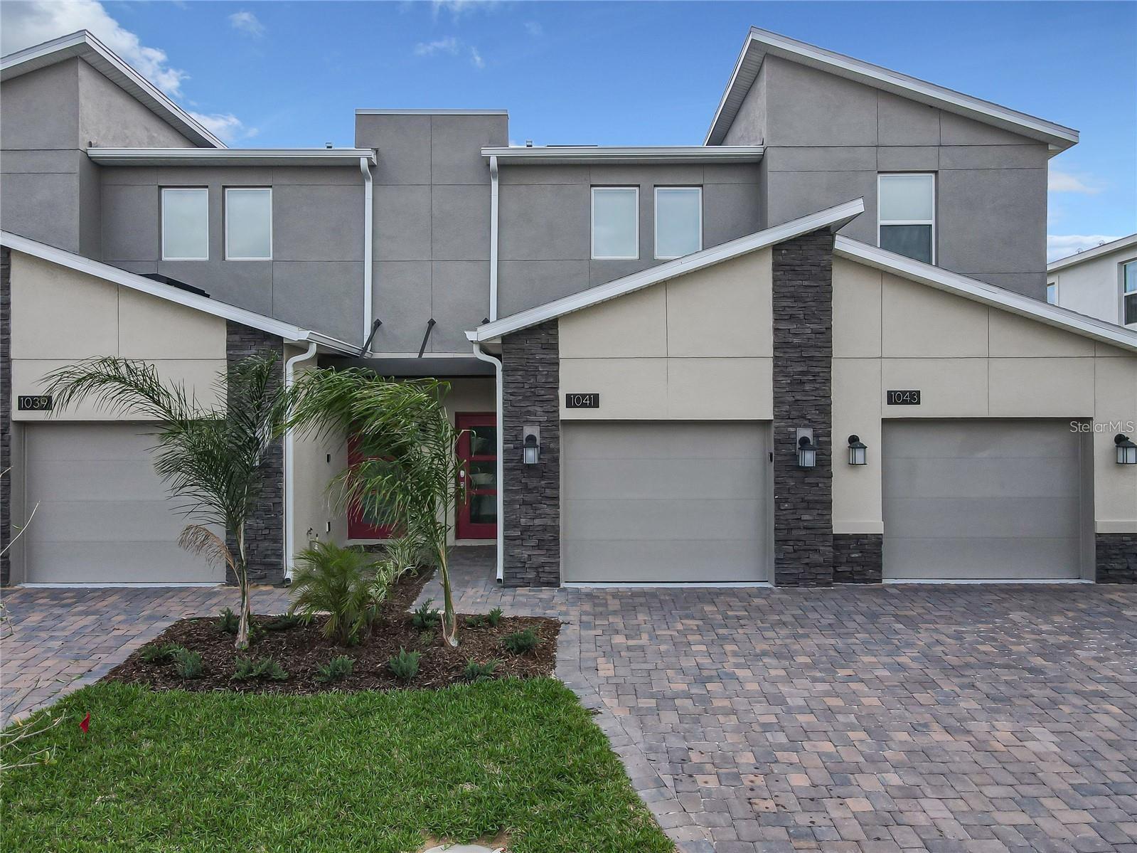 Photo of 1041 SPLASH SHOT PLACE #1041 DAVENPORT FL 33896