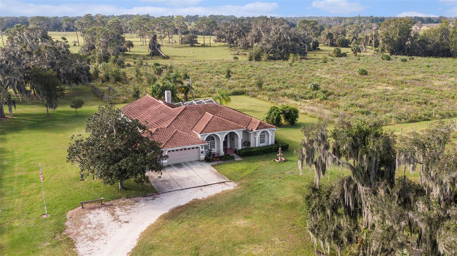 Photo of 331 LEWIS ROAD LITHIA FL 33547