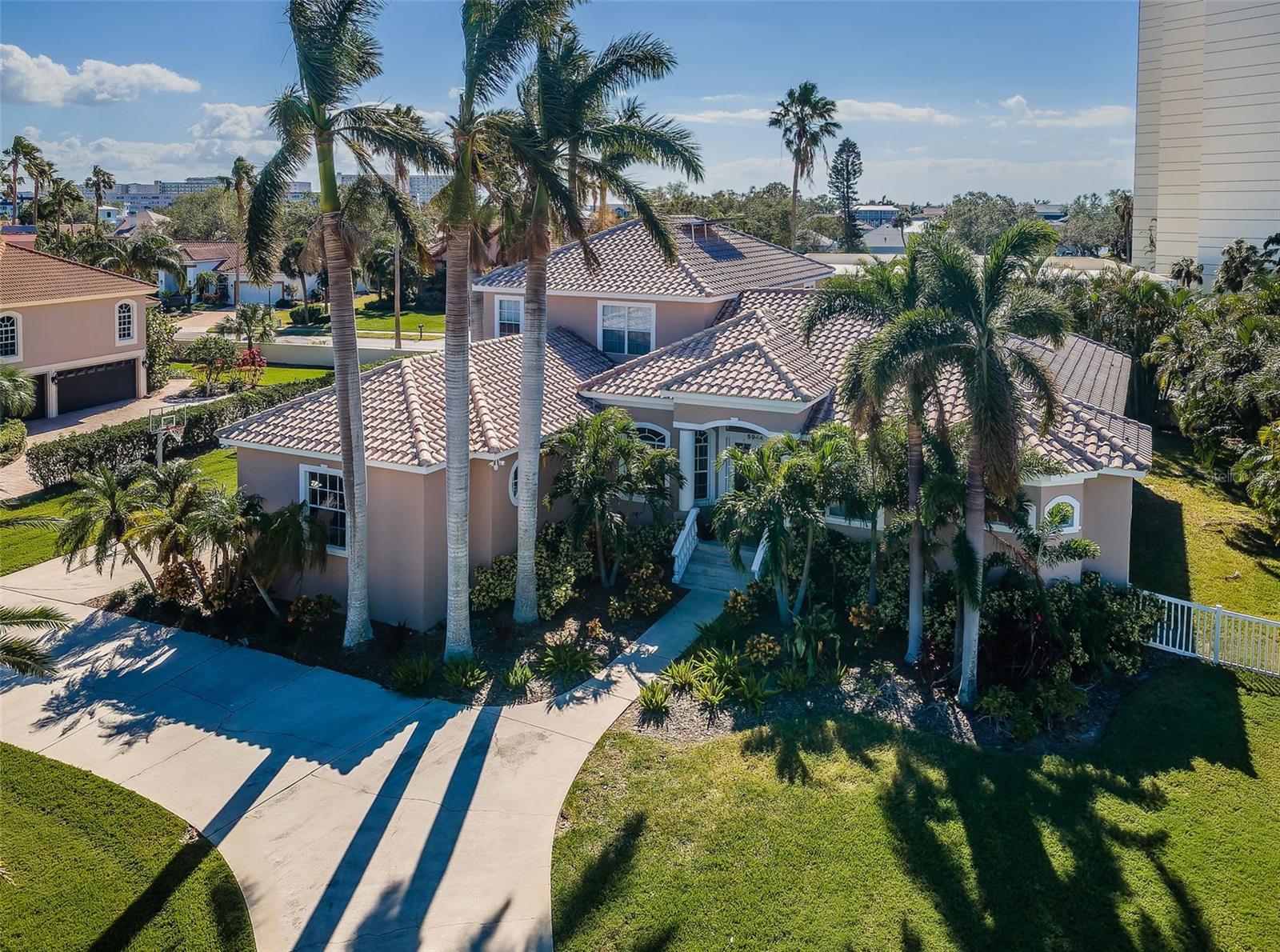 Photo of 5944 BAY DRIVE GULFPORT FL 33707