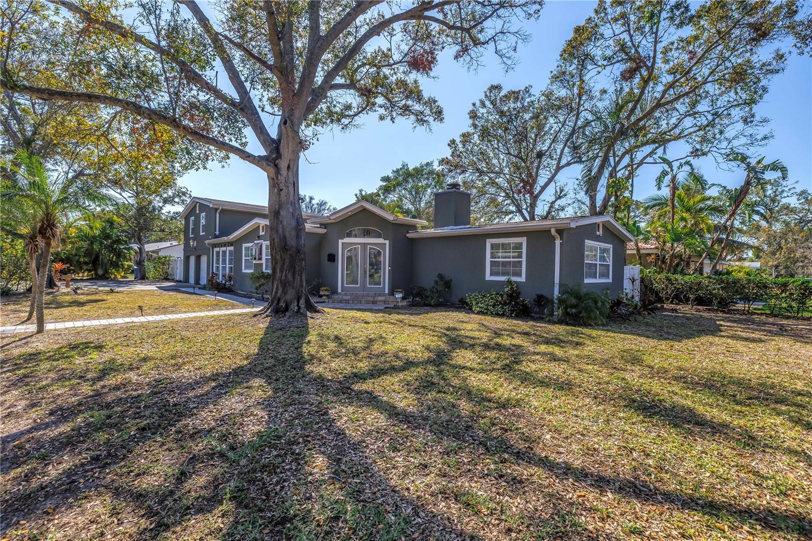 Photo of 540 VILLAGRANDE AVENUE ST PETERSBURG FL 33707