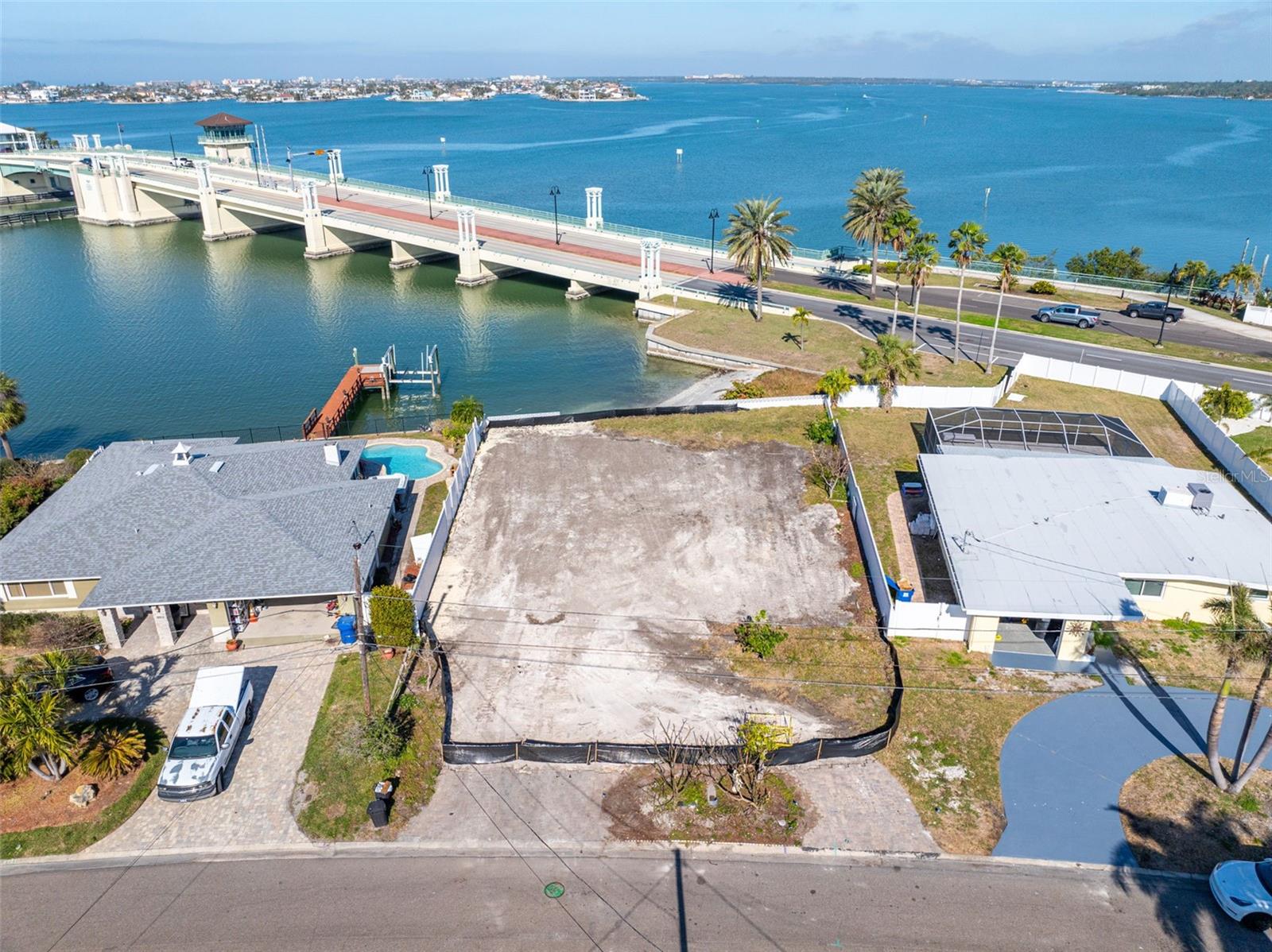 Photo of 8043 CAUSEWAY BOULEVARD ST PETERSBURG FL 33707