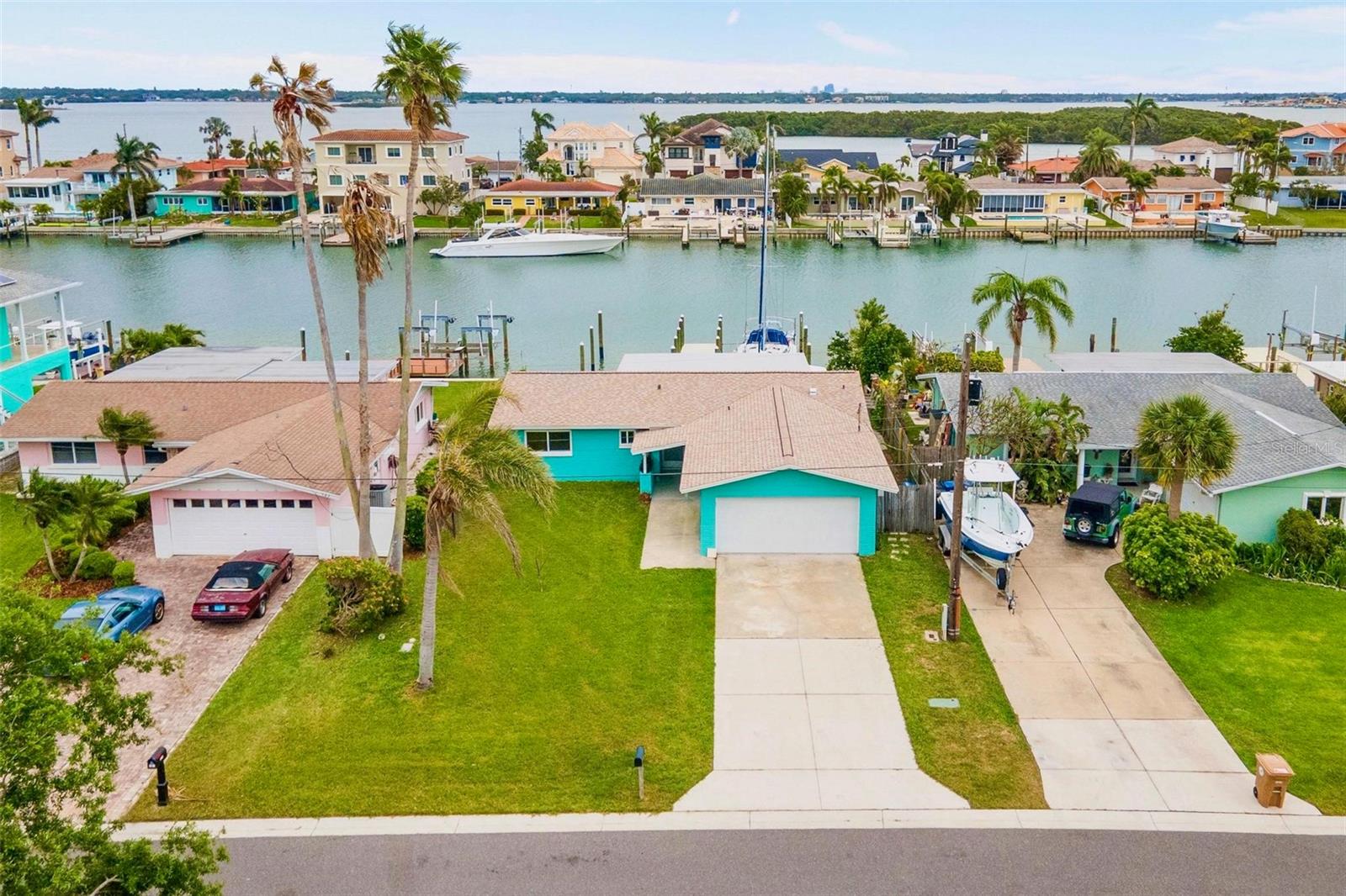 Photo of 525 LILLIAN DRIVE MADEIRA BEACH FL 33708