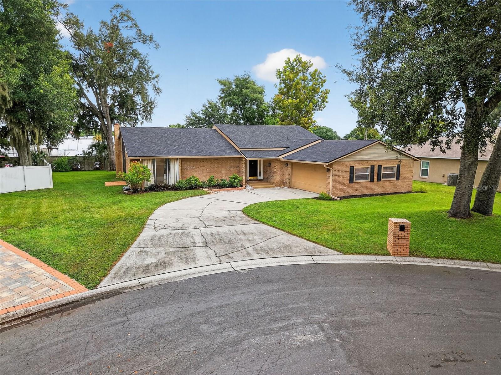 Photo of 1524 NEW JERSEY OAKS COURT LAKELAND FL 33801