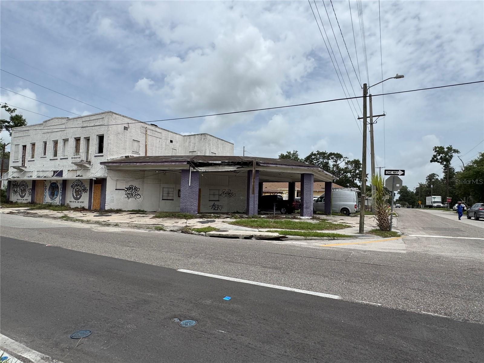 Photo of 2804 E COLUMBUS DRIVE TAMPA FL 33605