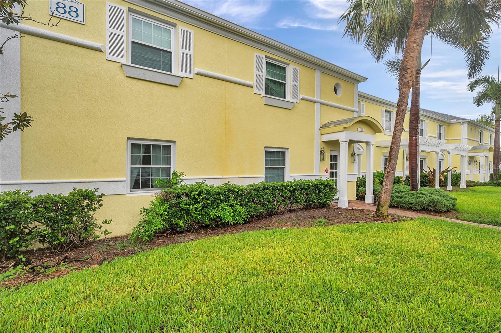 Photo of 121 SEAHORSE DRIVE #A ST PETERSBURG FL 33705