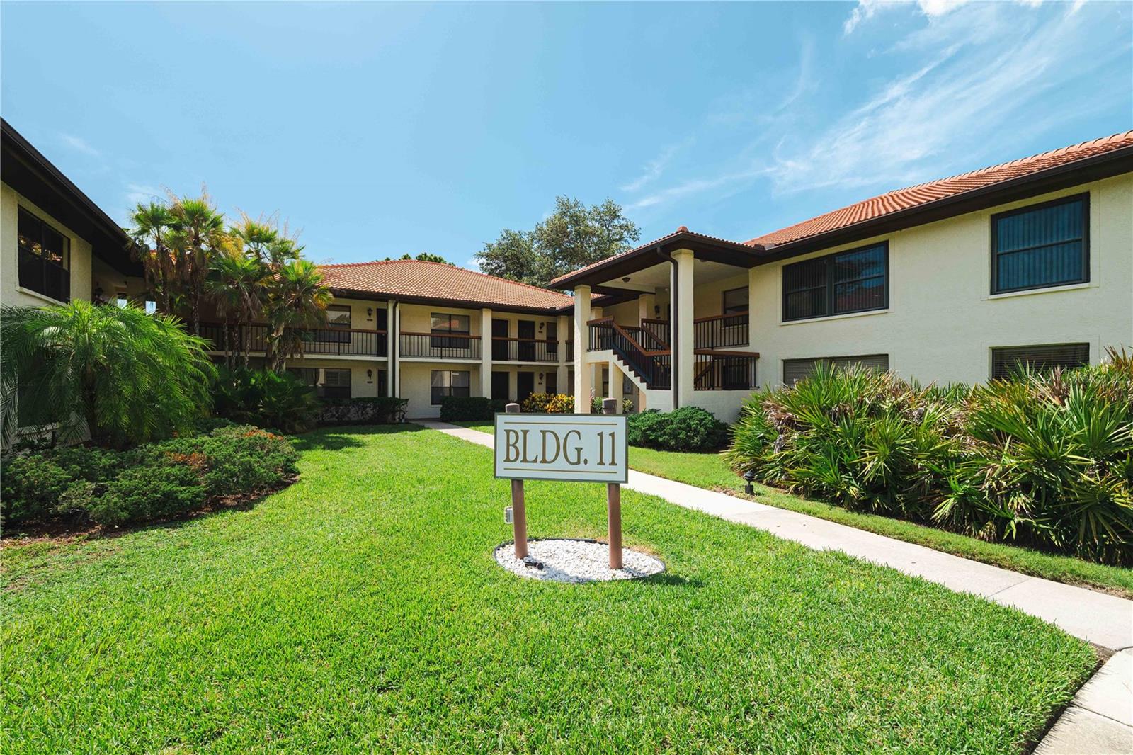 Photo of 1109 HAMMOCK PINE BOULEVARD CLEARWATER FL 33761
